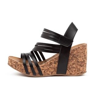 Blowfish Malibu Helm Boho Lagenlook Beach Coastal Black Smooth Wedge SZ 8.5